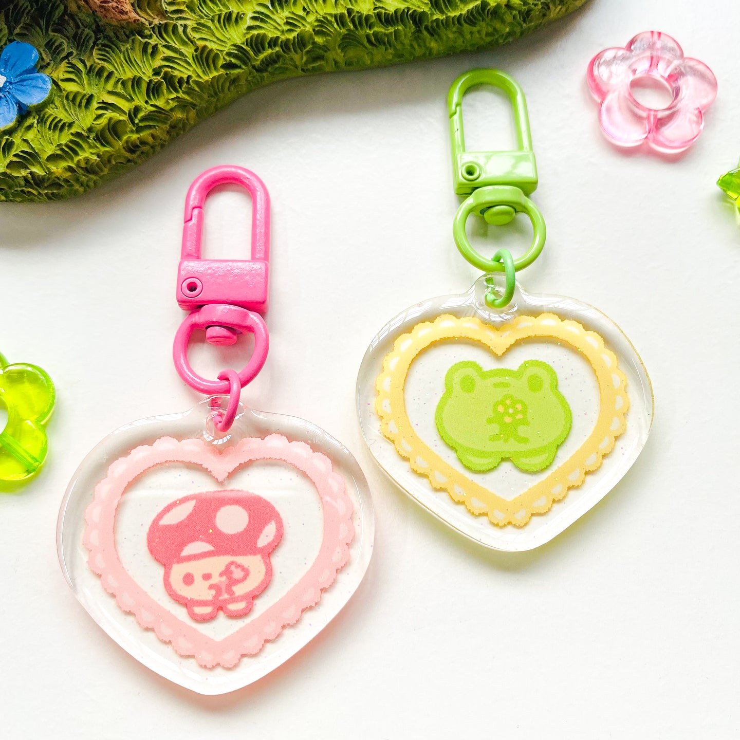 Mogu & Wawa Heart Glitter Acrylic Keychain